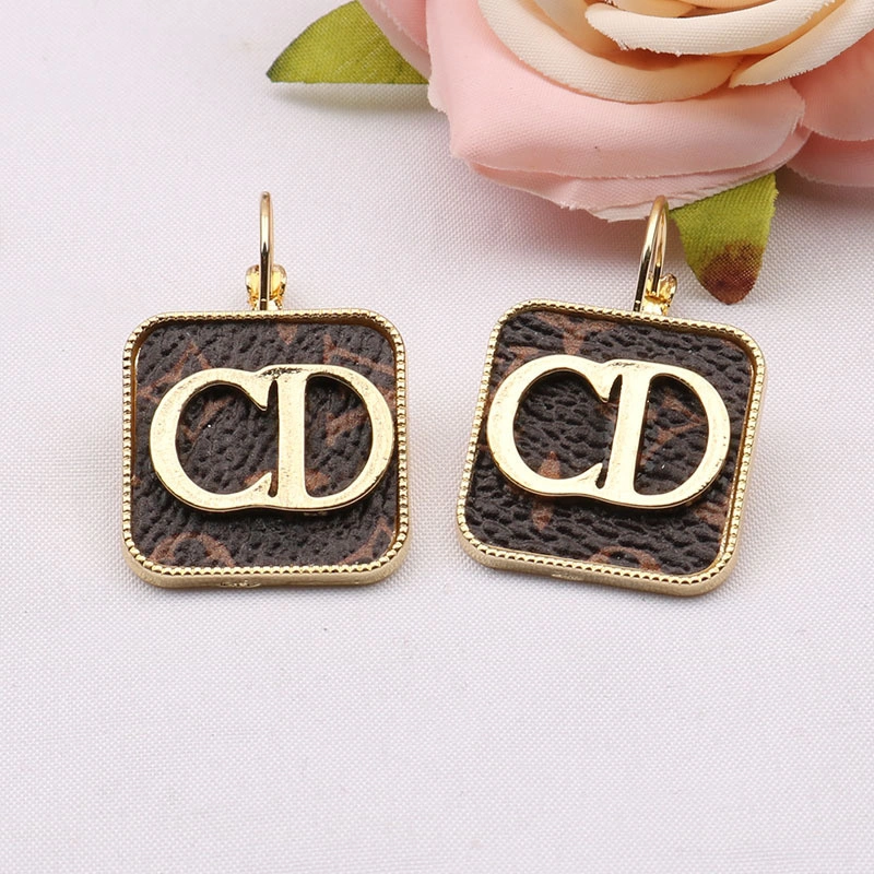 New Luxury Fashion Designer Premium Style Gold Letter Earrings Earrings Jewelry for Women